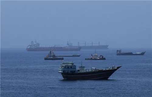 Apakah AS Akan Mengenakan Biaya Perlindungan Selat Hormuz?